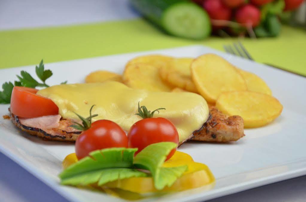 Hotel Milosz Restauracja, Basen Dla Dzieci, Sala Zabaw, Silownia Kartuzy Esterno foto